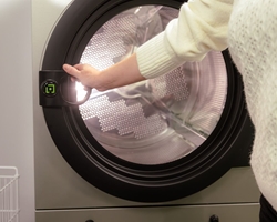 7 consejos para reducir el consumo de agua y energía en tu lavandería industrial